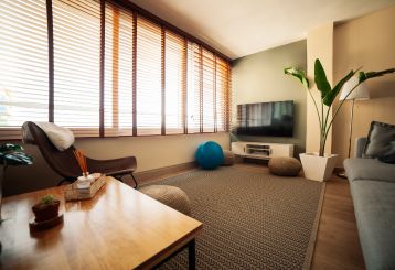 Sleek cordless mini blinds providing modern elegance in a Mountain View home.